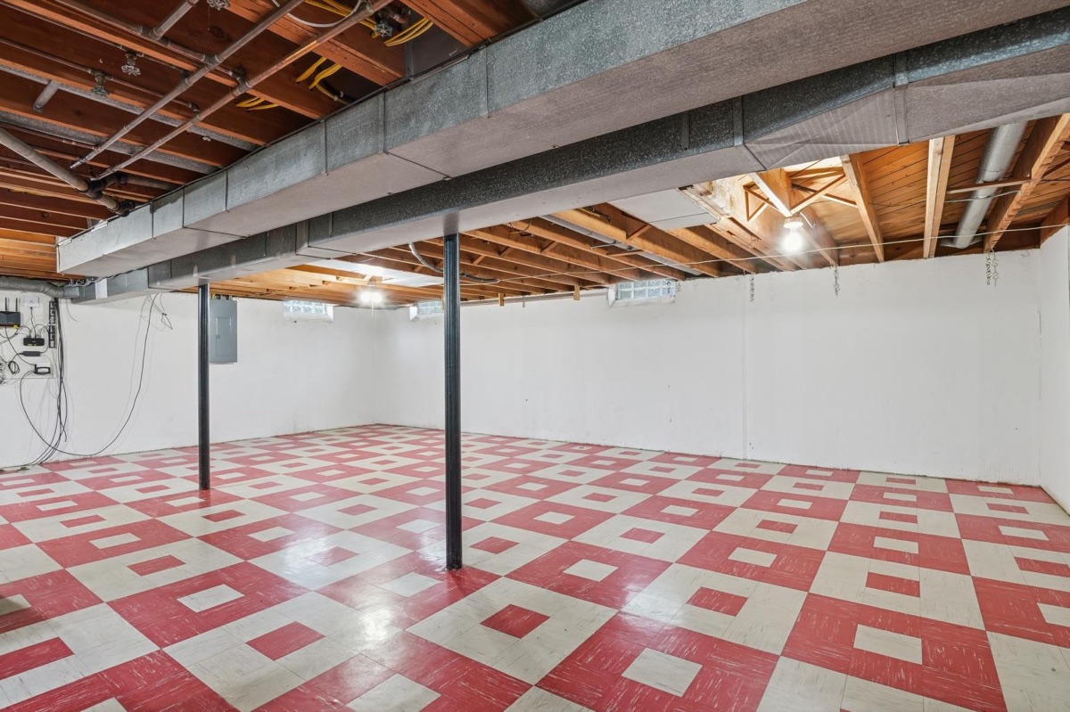 Listing photo 41 — Livonia, MI