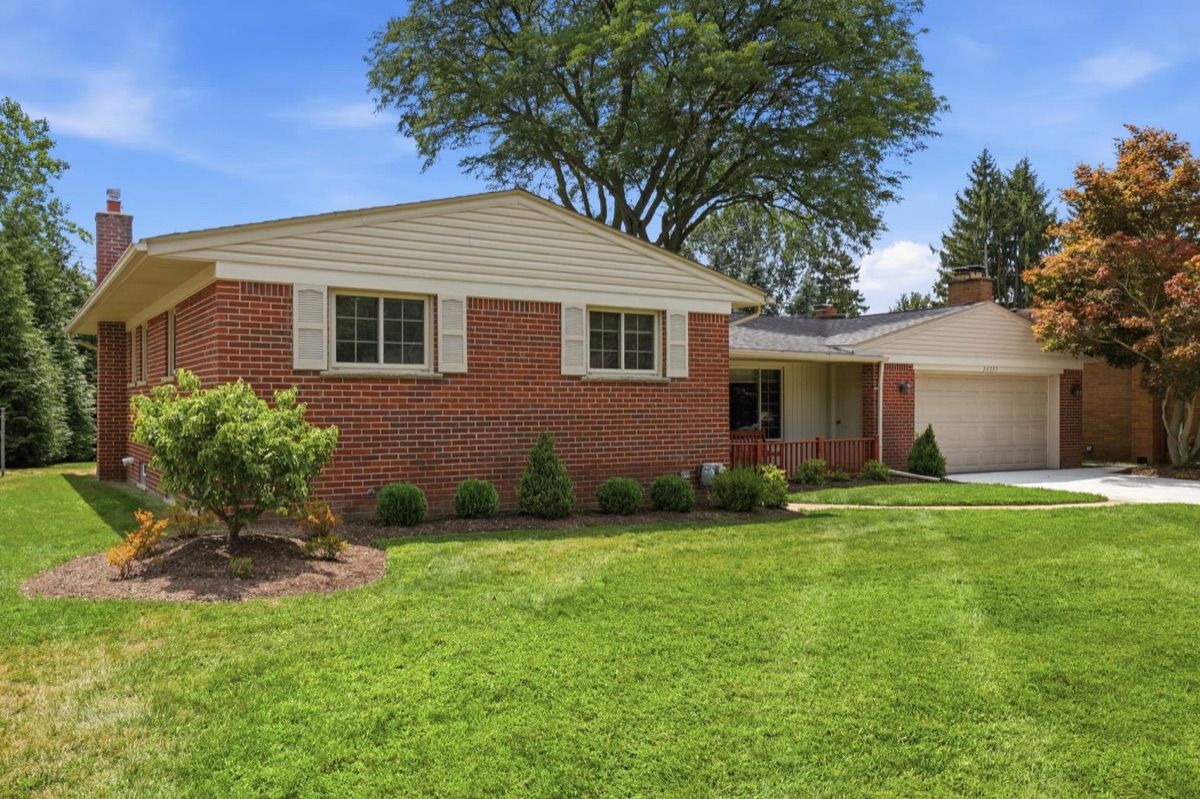 Listing photo 3 — Livonia, MI