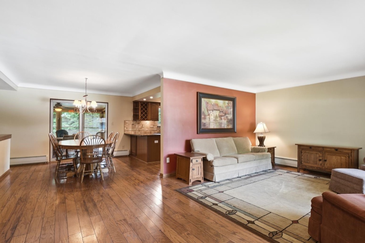 Listing photo 7 — Livonia, MI