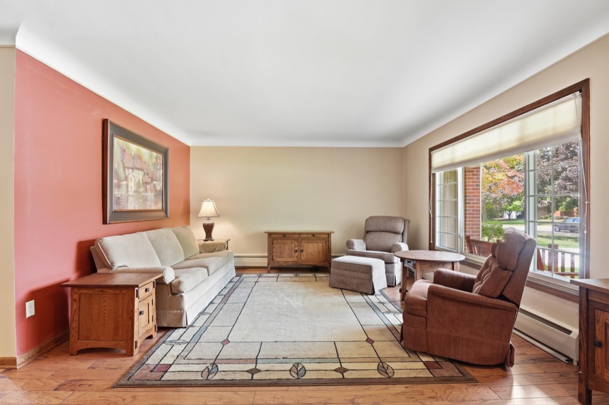 Listing photo 8 — Livonia, MI