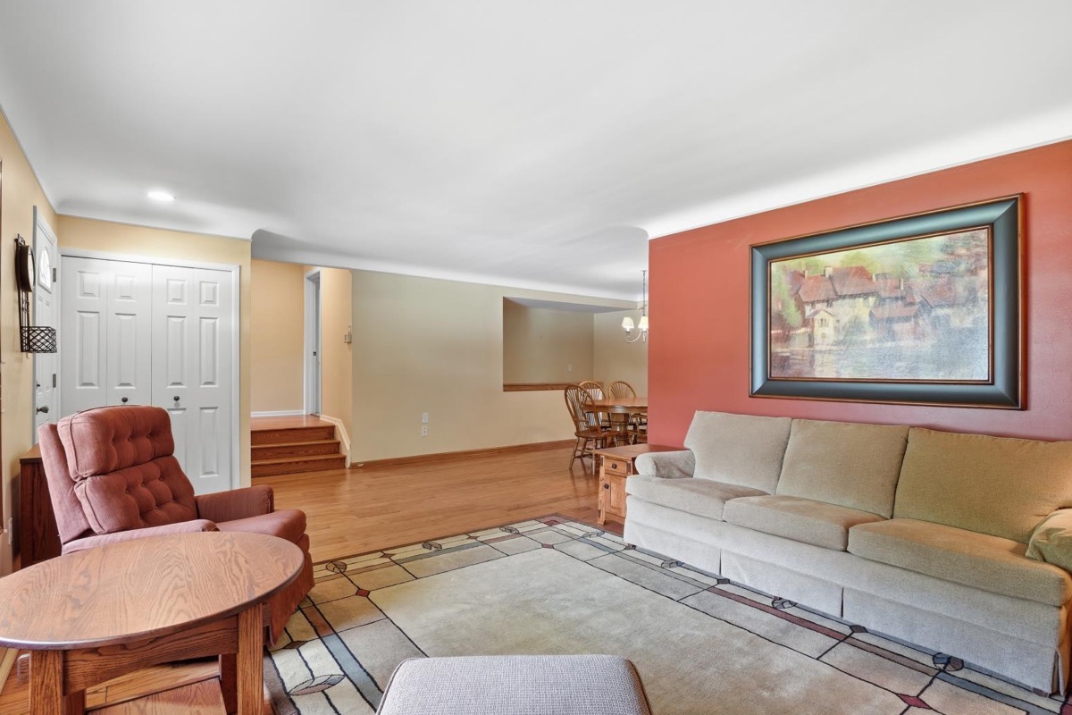 Listing photo 10 — Livonia, MI