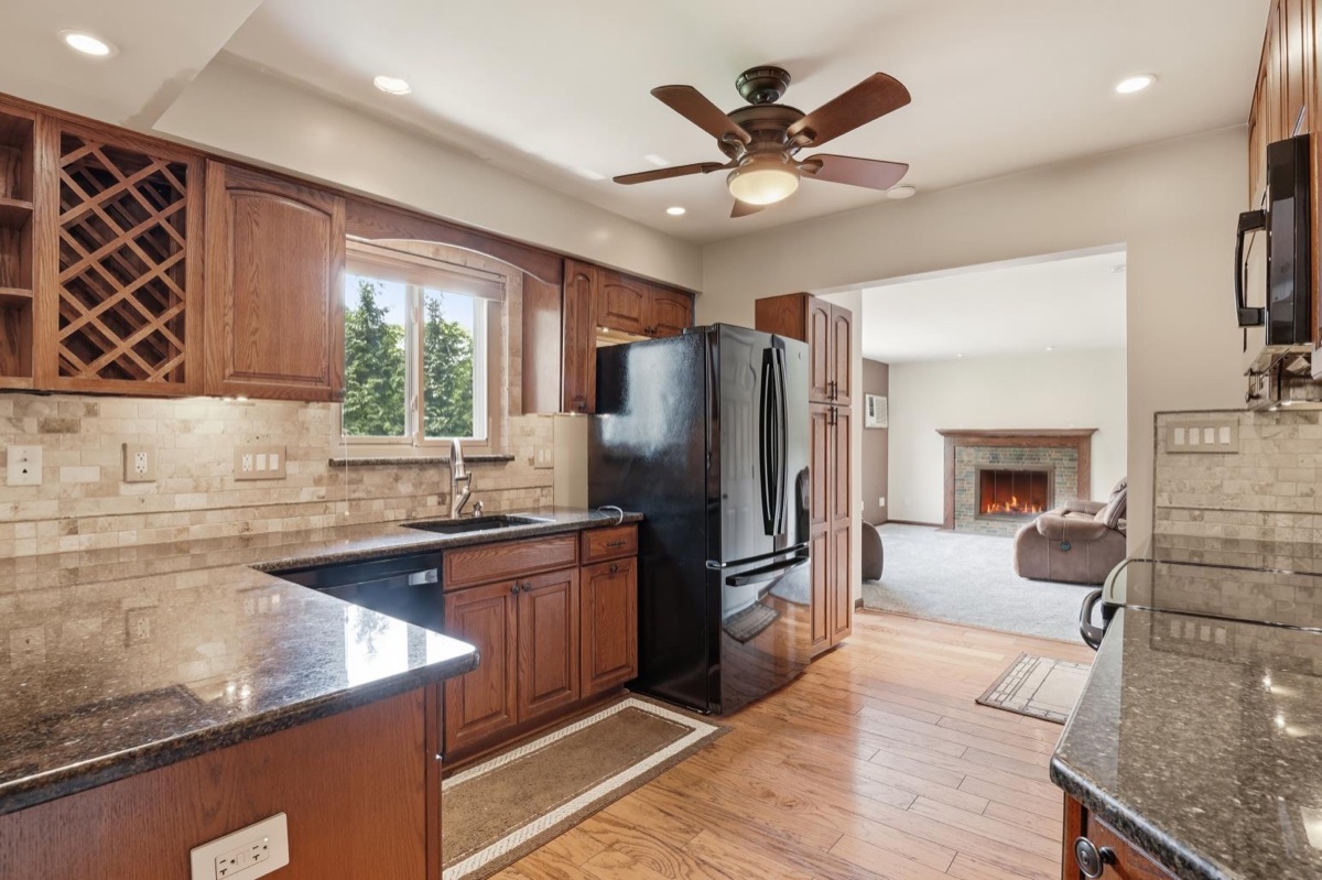 Listing photo 14 — Livonia, MI