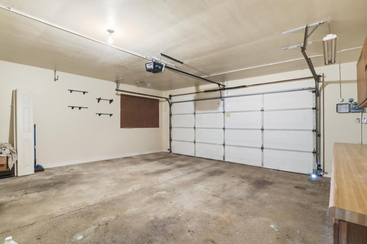 Listing photo 28 — Livonia, MI