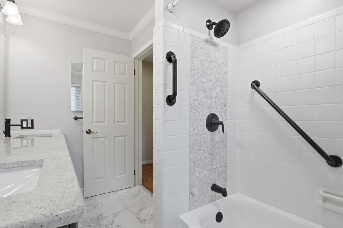 Listing photo 34 — Livonia, MI