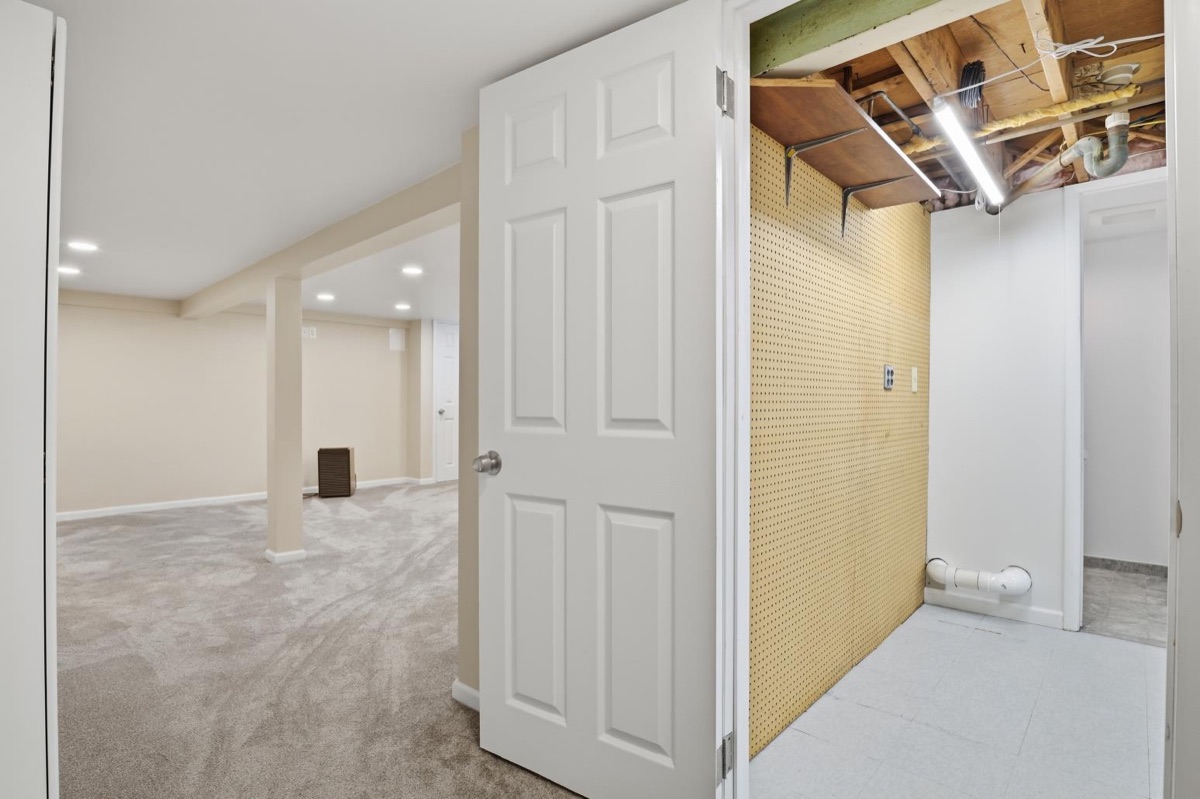 Listing photo 43 — Livonia, MI