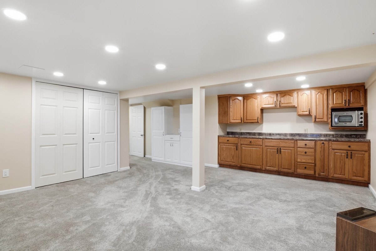 Listing photo 46 — Livonia, MI