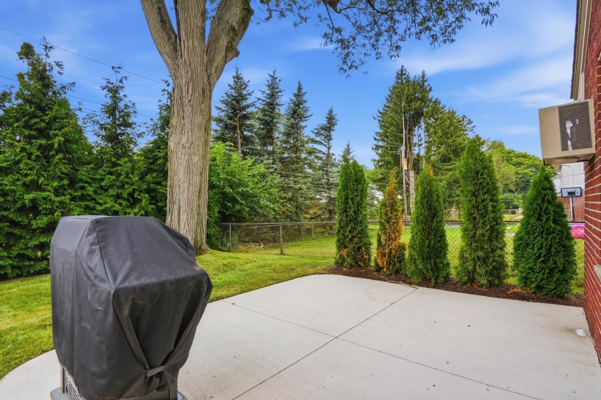 Listing photo 55 — Livonia, MI
