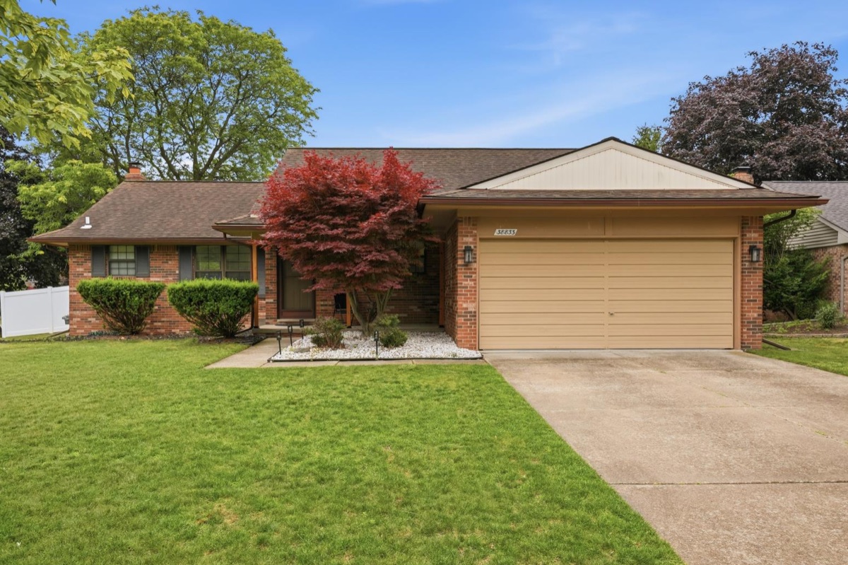 Listing photo 3 — Livonia, MI