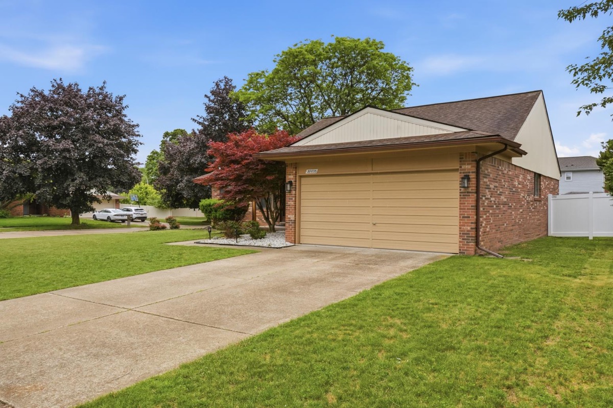 Listing photo 4 — Livonia, MI