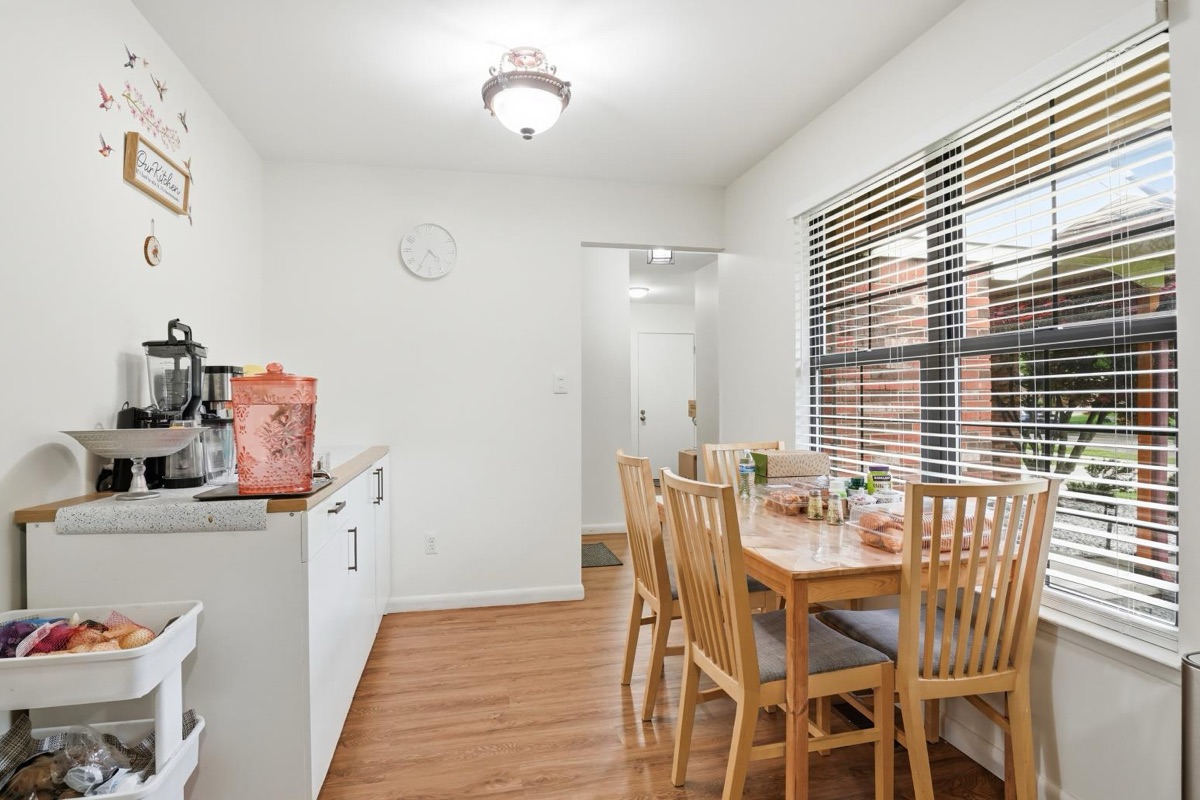 Listing photo 10 — Livonia, MI