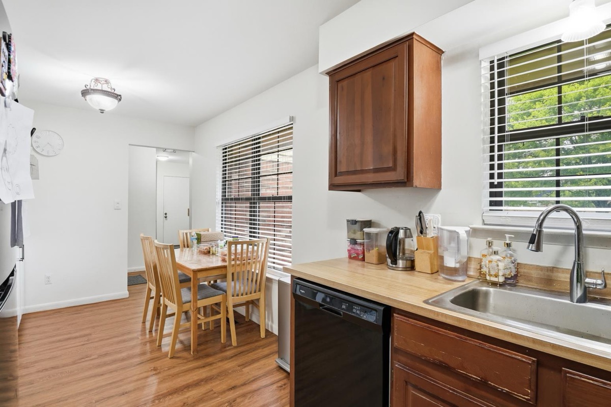 Listing photo 13 — Livonia, MI