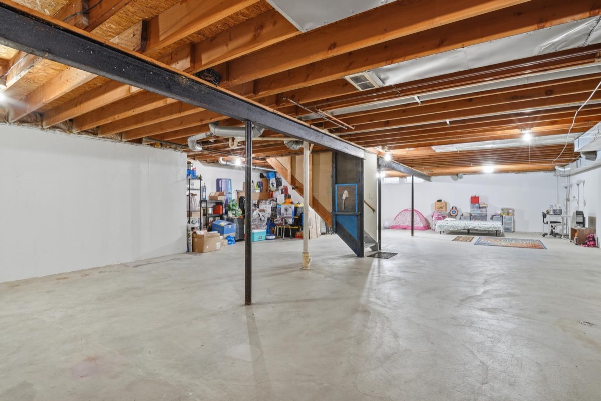 Listing photo 37 — Livonia, MI