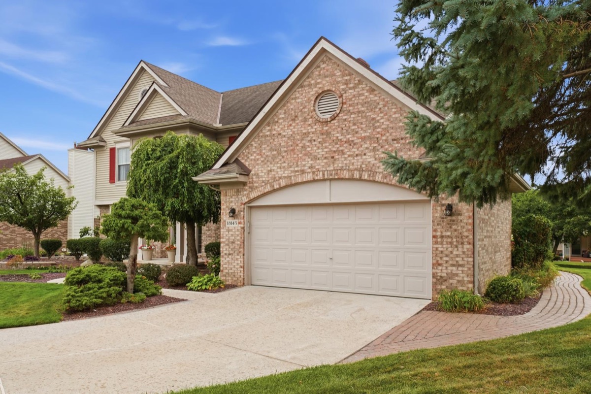 Listing photo 3 — Livonia, MI