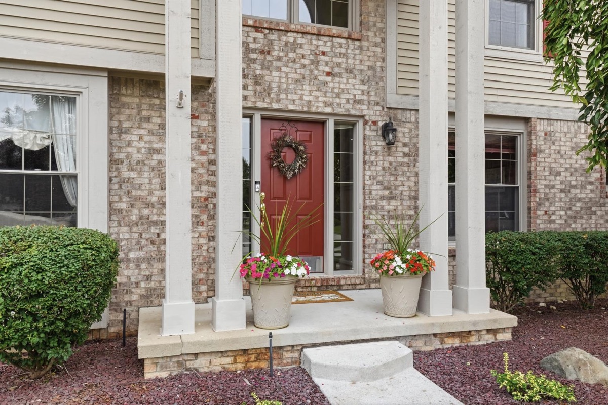 Listing photo 5 — Livonia, MI