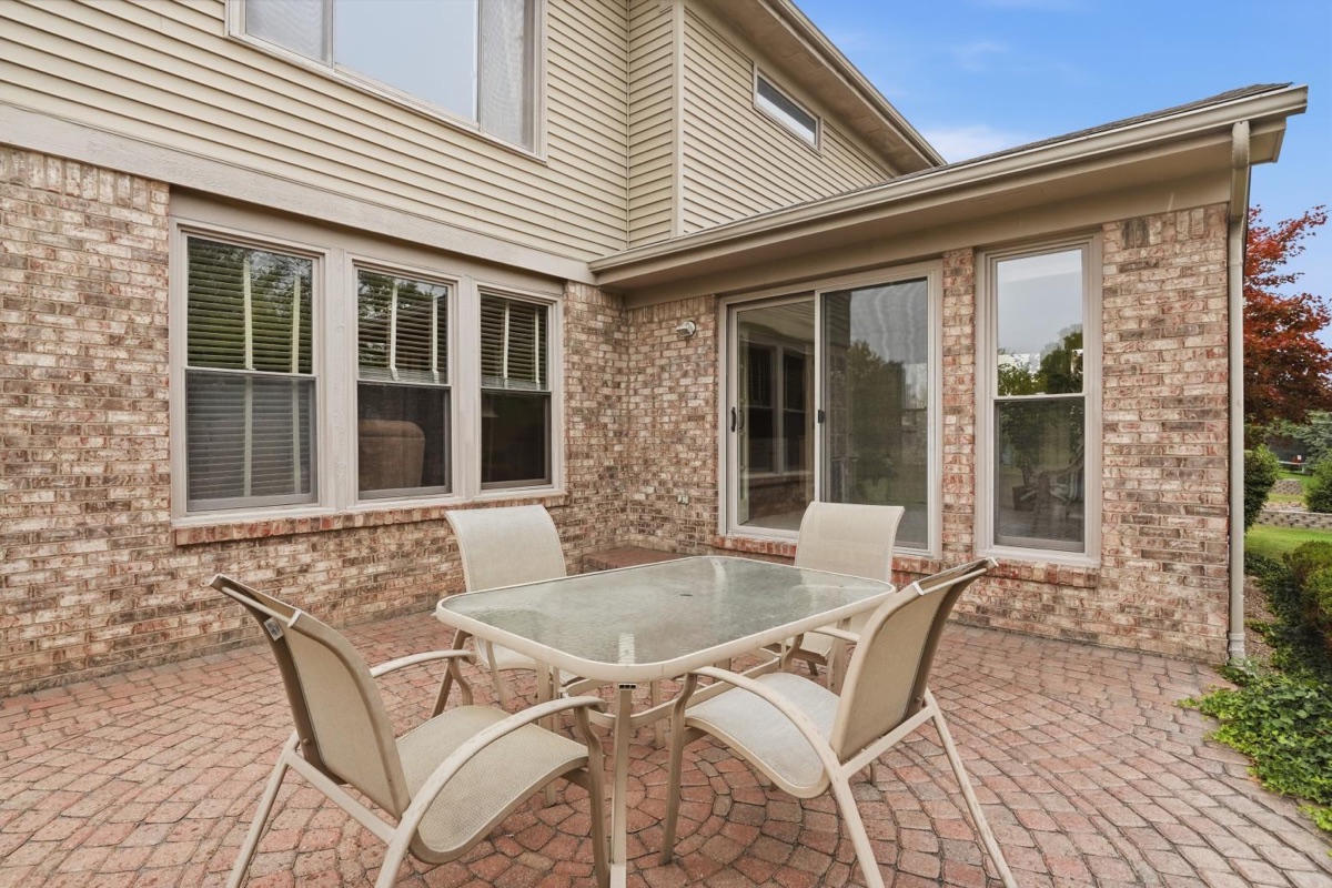 Listing photo 9 — Livonia, MI