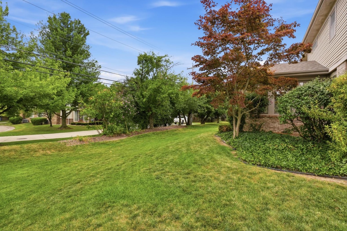 Listing photo 14 — Livonia, MI