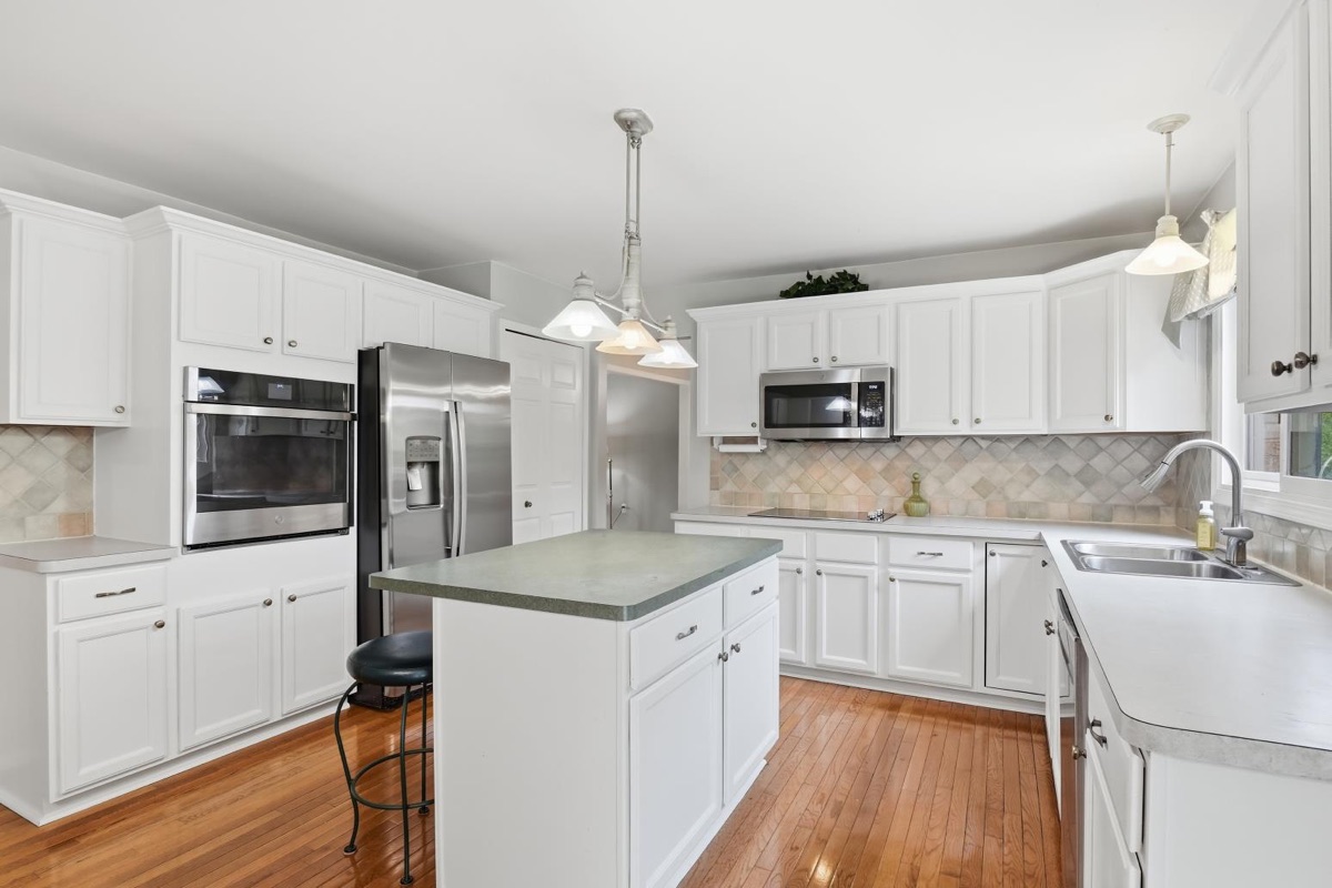 Listing photo 25 — Livonia, MI