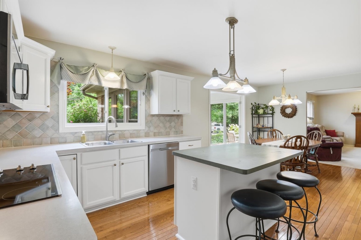 Listing photo 26 — Livonia, MI