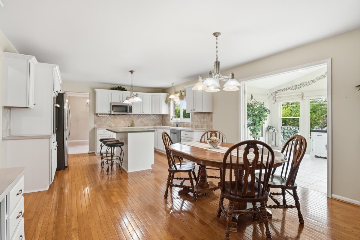 Listing photo 31 — Livonia, MI