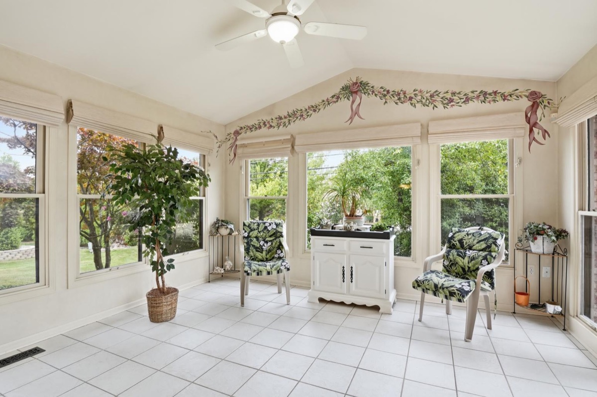 Listing photo 34 — Livonia, MI