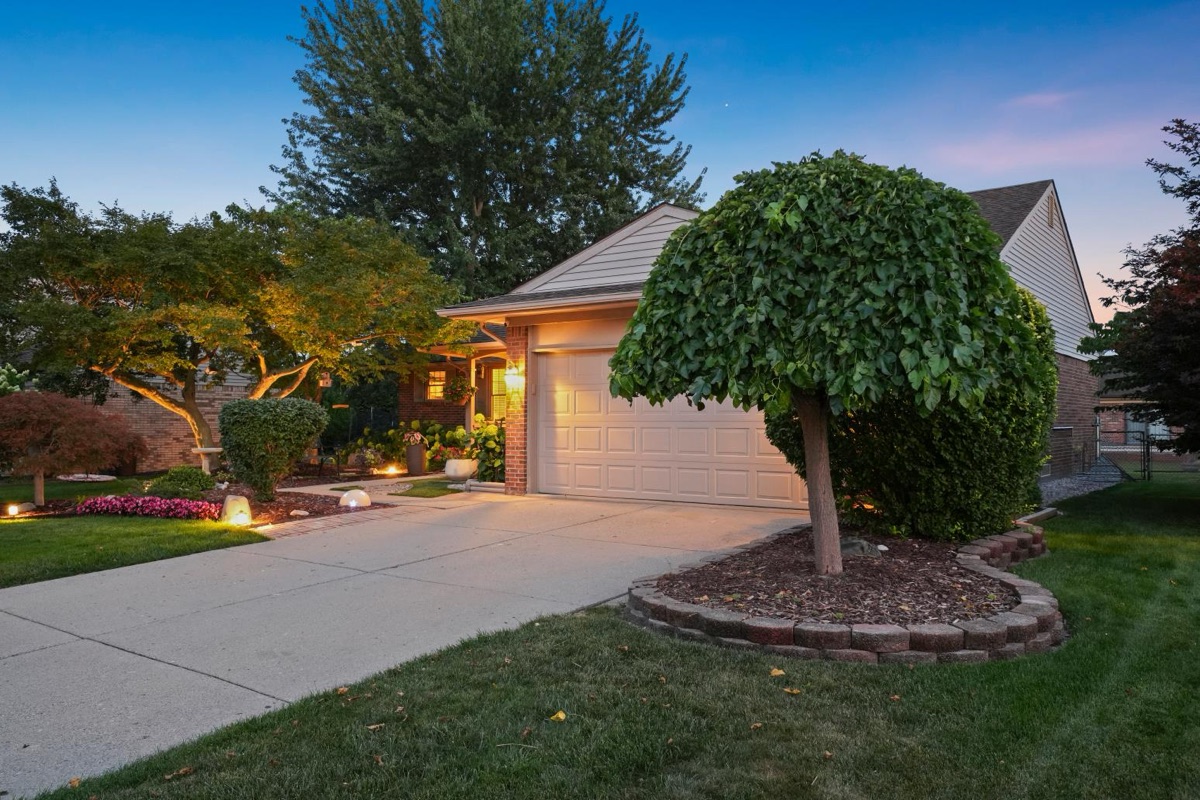 Twilight photo — Livonia, MI