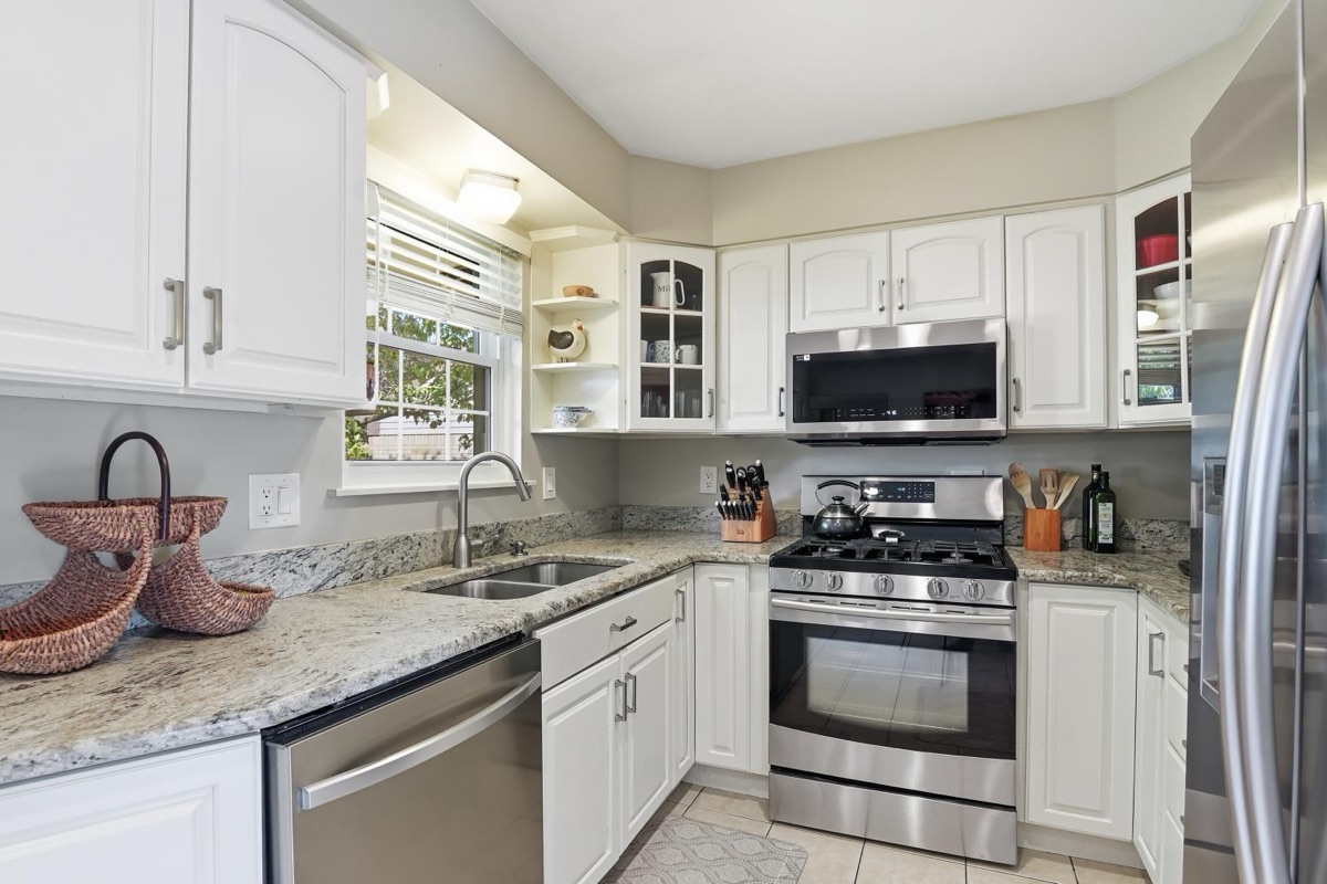 Listing photo 24 — Livonia, MI