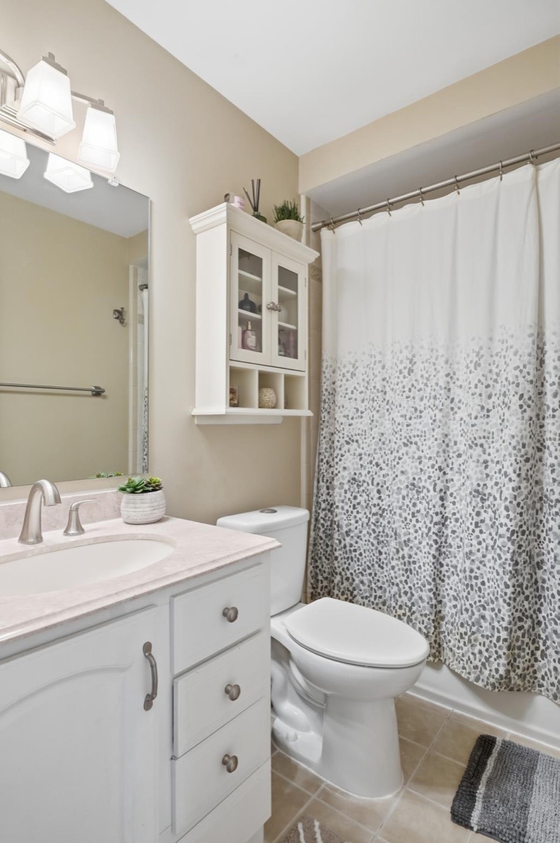 Listing photo 32 — Livonia, MI