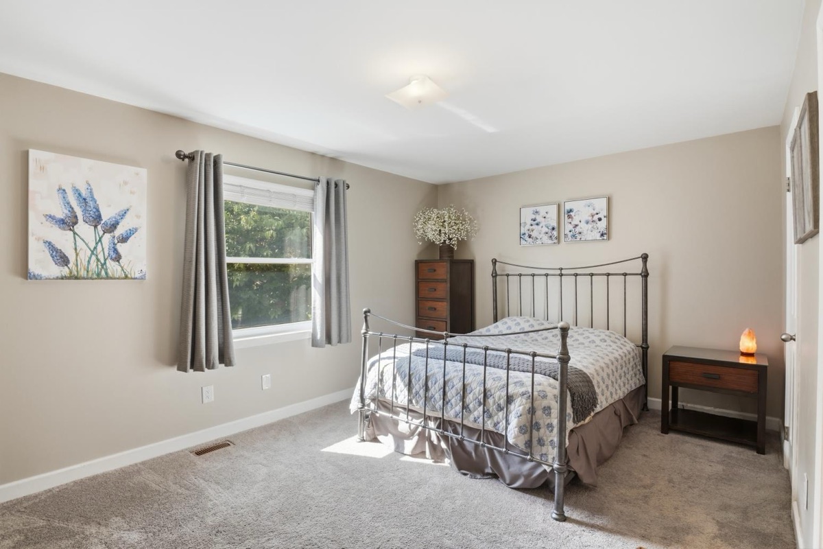 Listing photo 37 — Livonia, MI