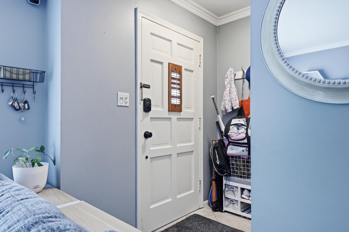 Listing photo 6 — Livonia, MI