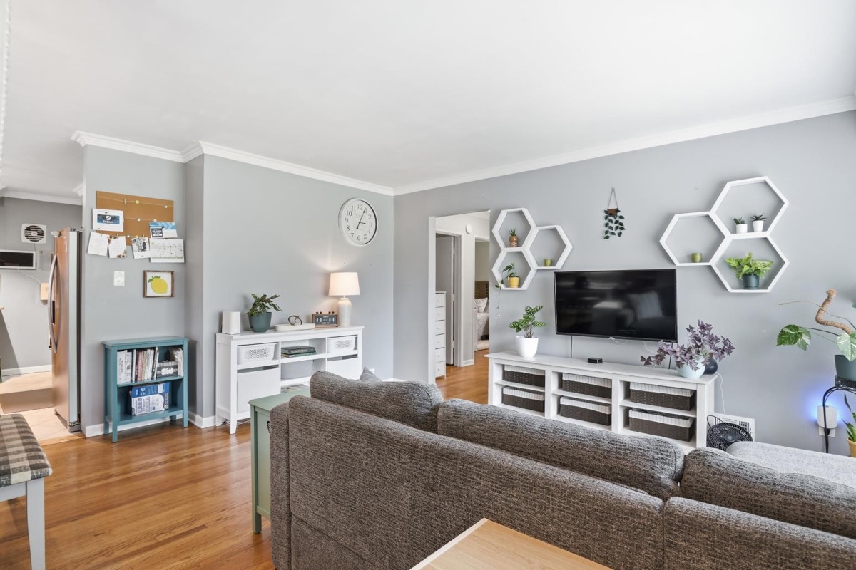Listing photo 7 — Livonia, MI