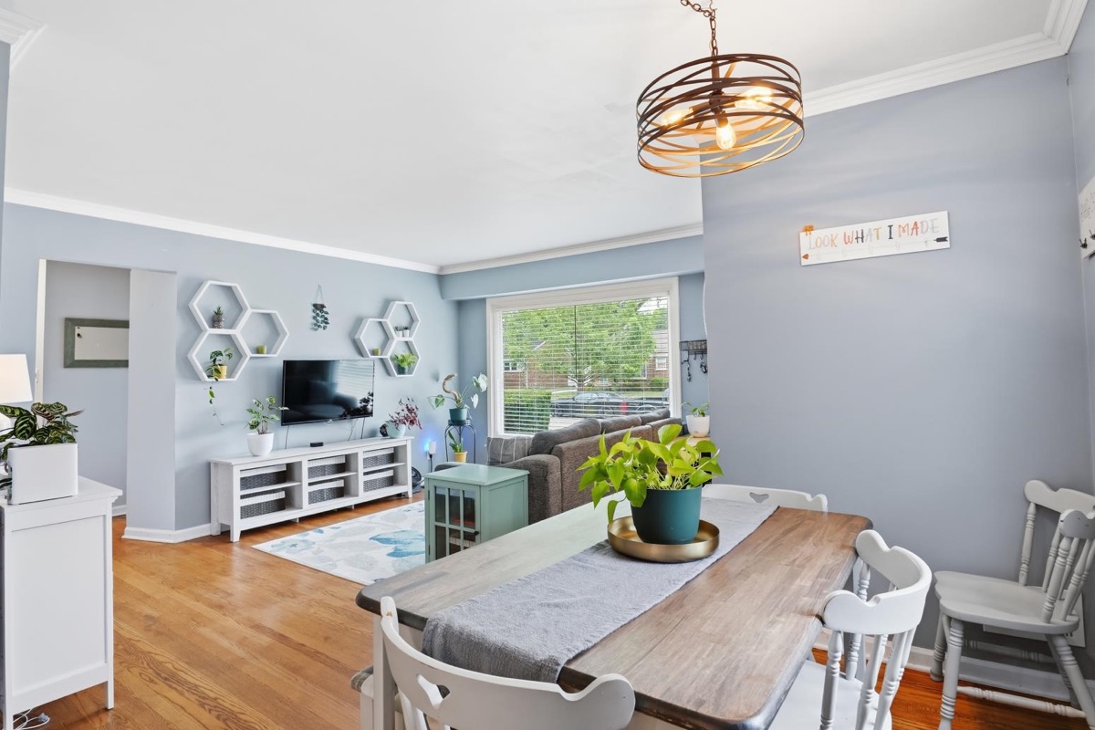 Listing photo 13 — Livonia, MI