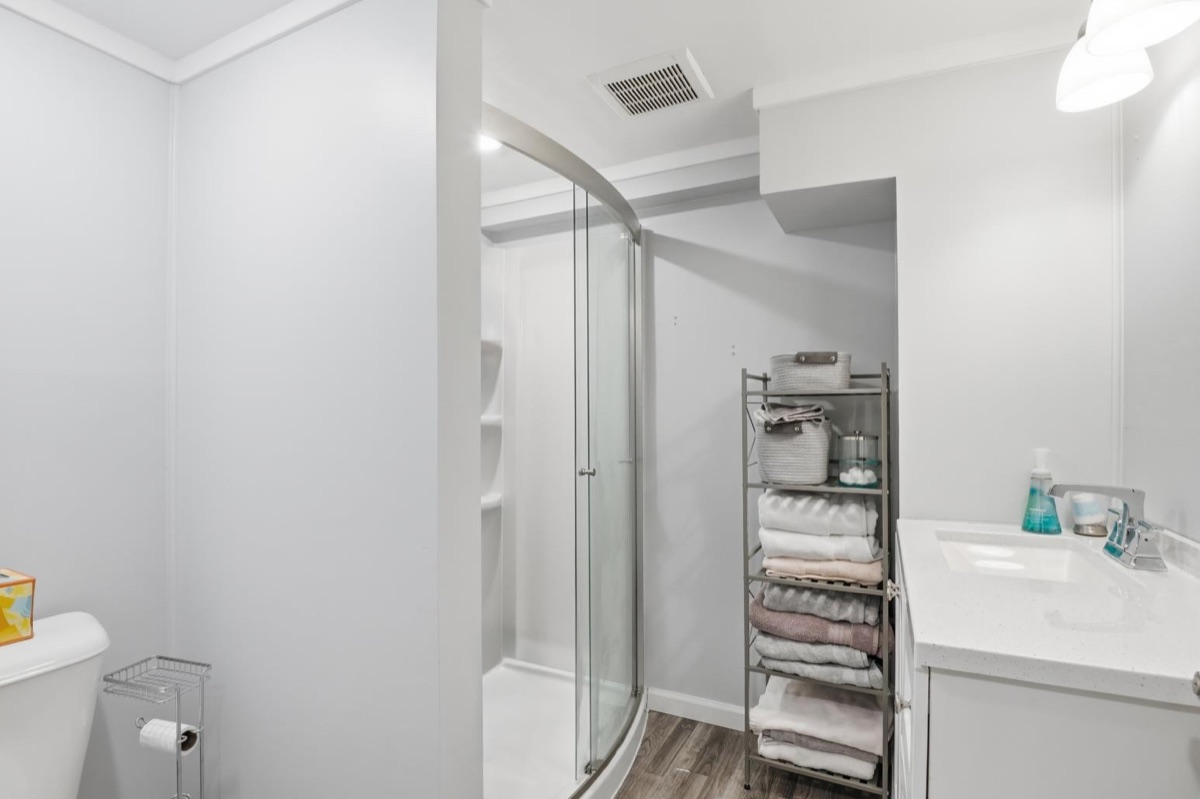 Listing photo 36 — Livonia, MI