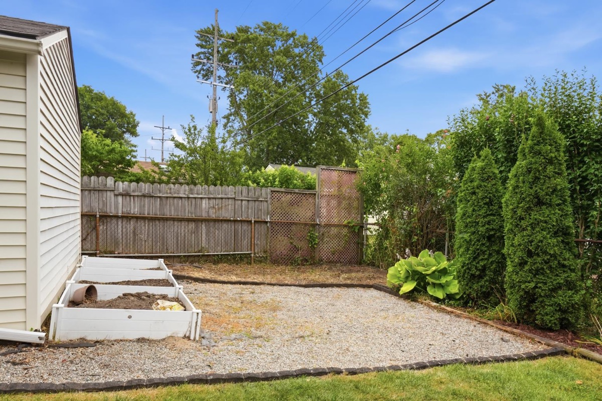 Listing photo 46 — Livonia, MI
