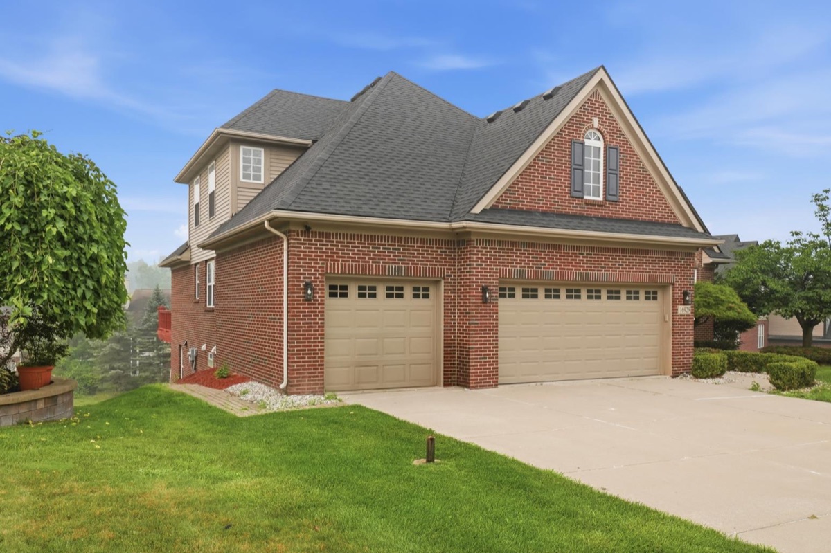 Listing photo 4 — Northville, MI