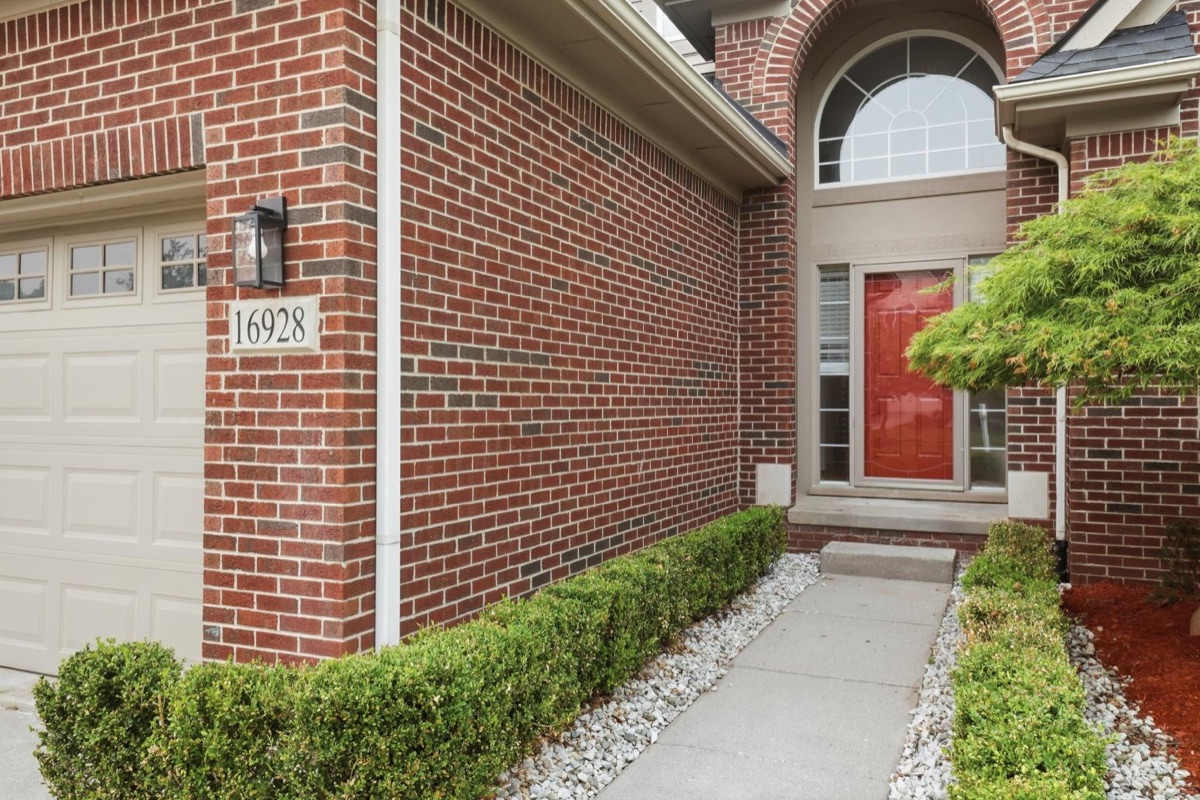 Listing photo 5 — Northville, MI