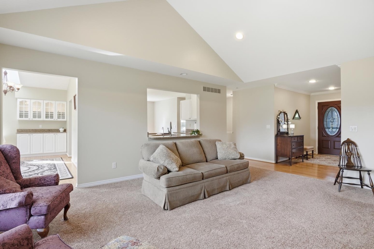 Listing photo 11 — South Lyon, MI