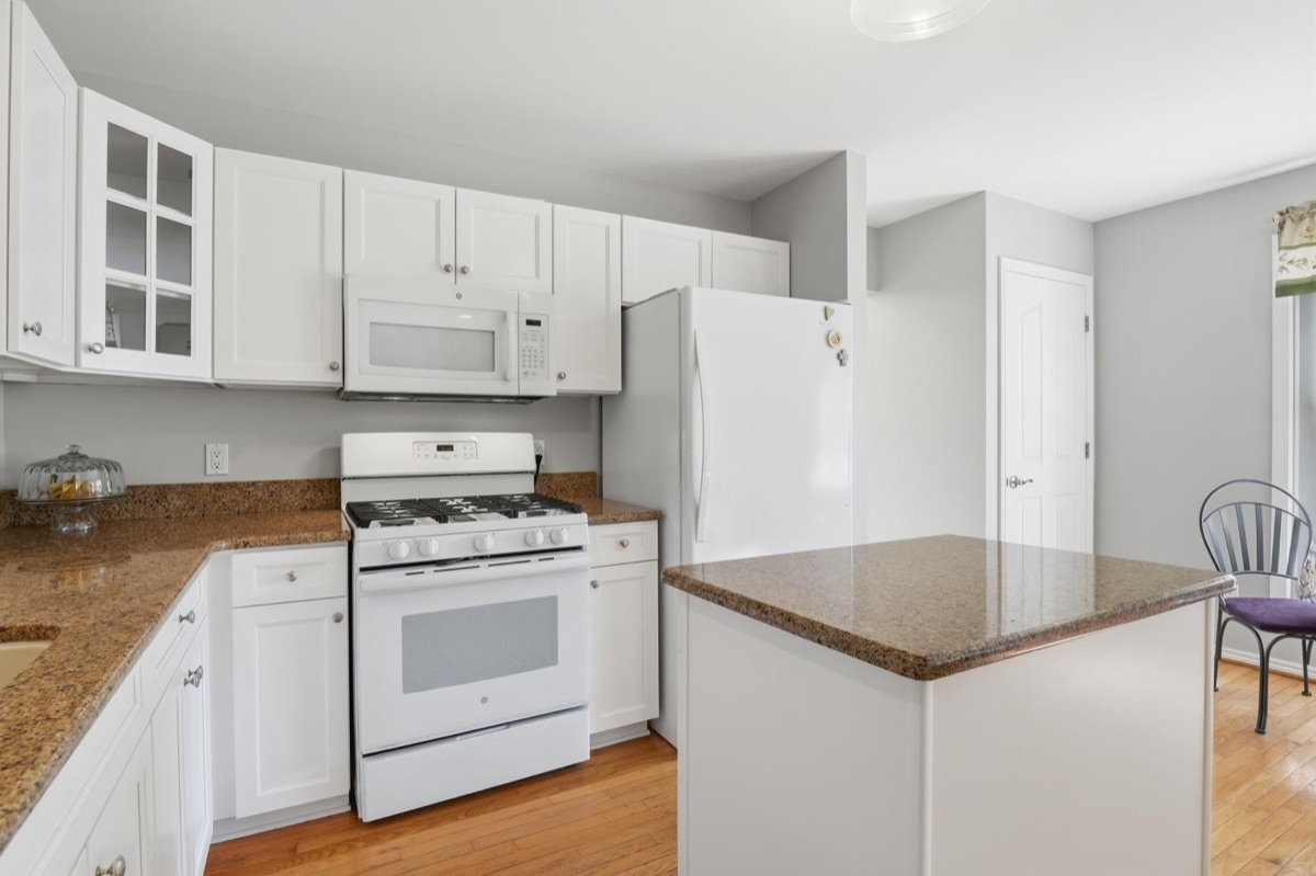 Listing photo 16 — South Lyon, MI