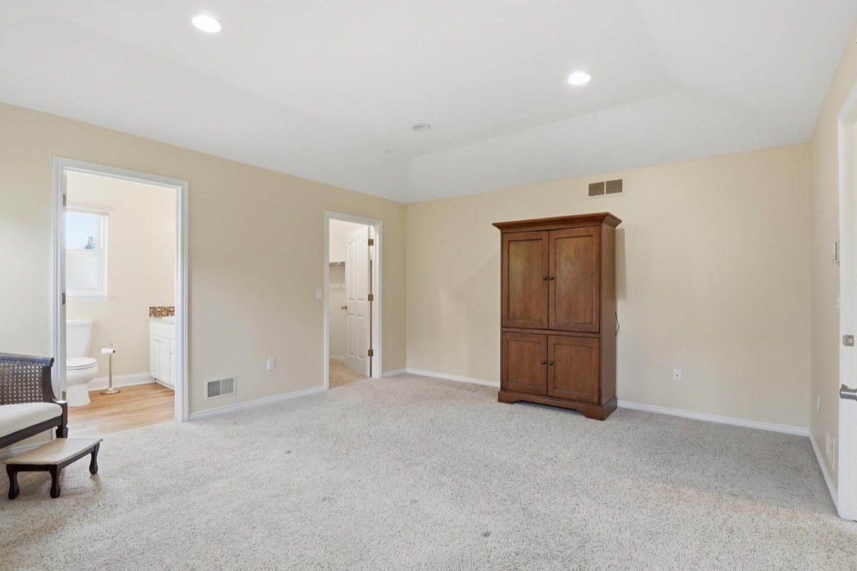 Listing photo 32 — South Lyon, MI