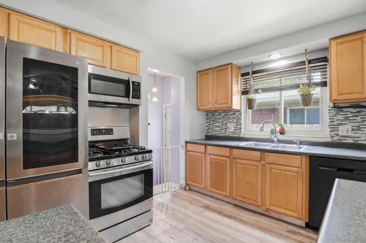 Listing photo 16 — Taylor, MI