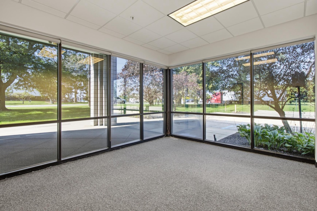 Listing photo 9 — Troy, MI