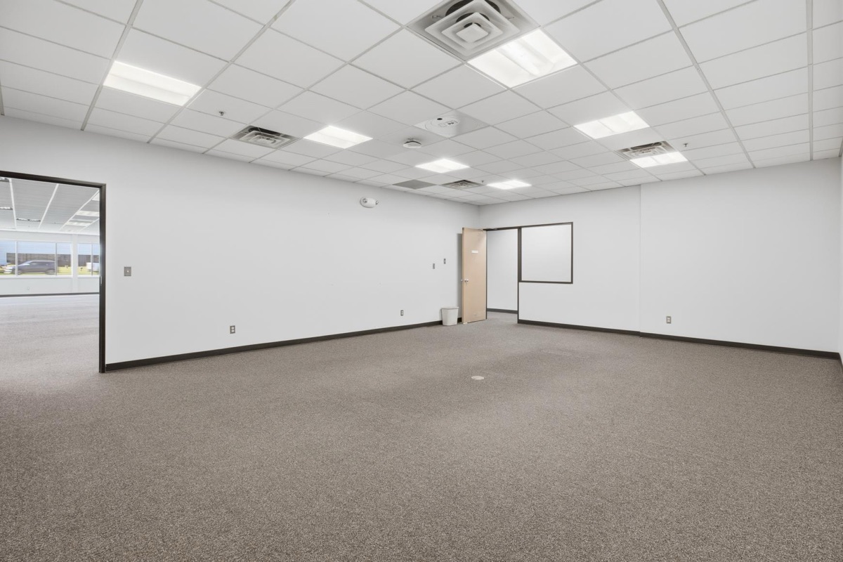 Listing photo 21 — Troy, MI