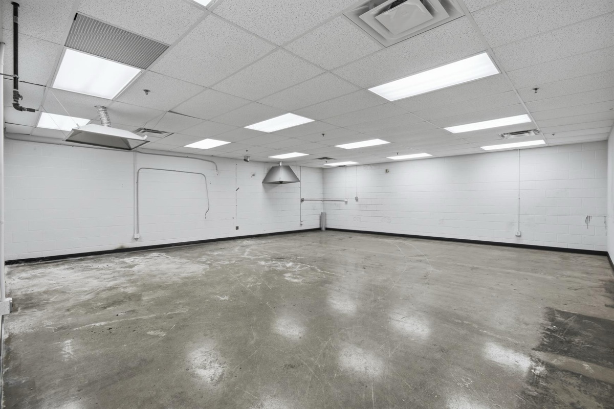 Listing photo 33 — Troy, MI