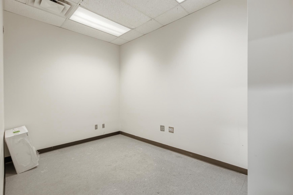 Listing photo 37 — Troy, MI
