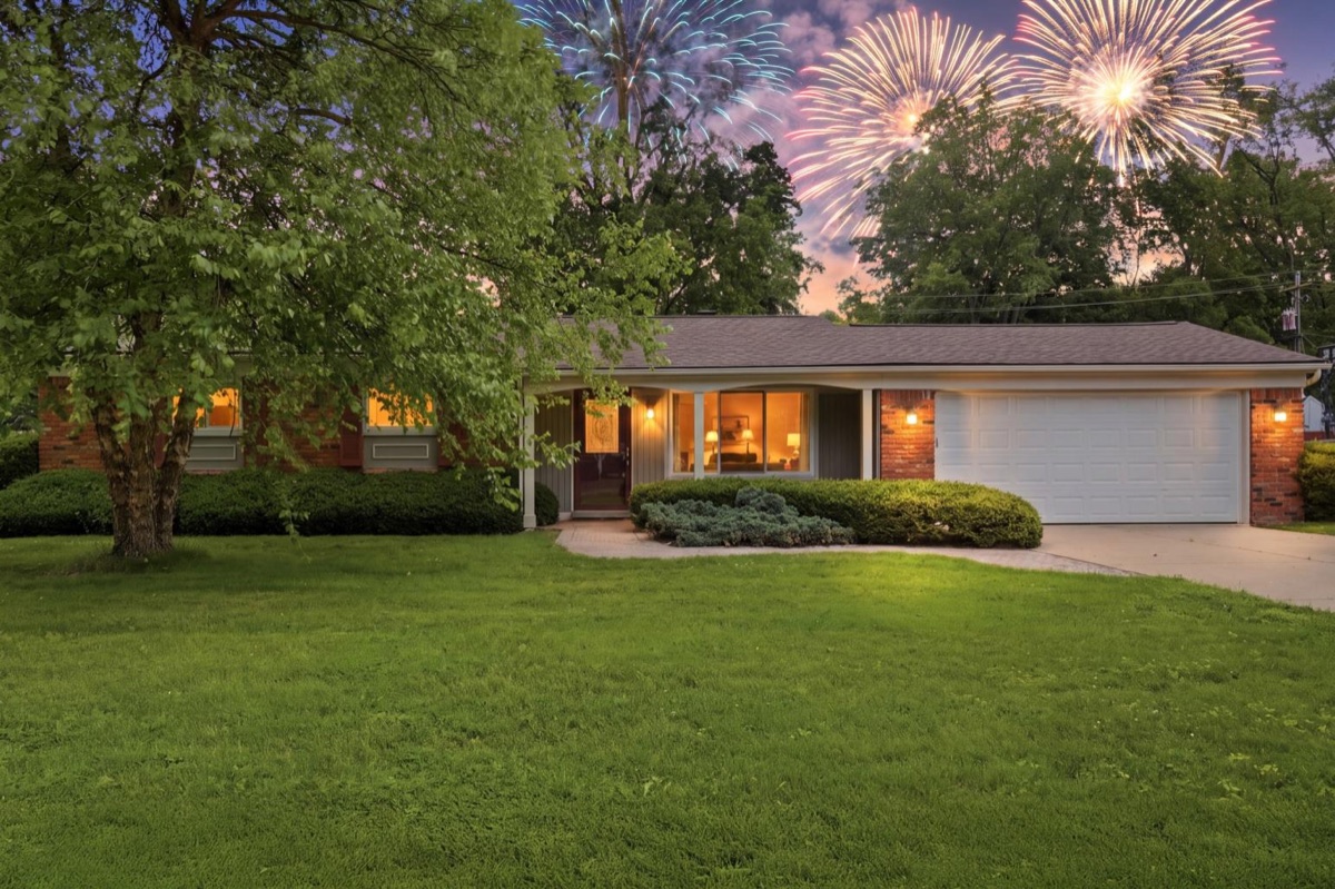 Listing photo 2 — Waterford Township, MI