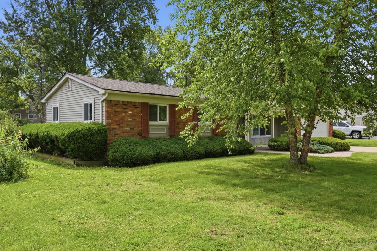Listing photo 4 — Waterford Township, MI