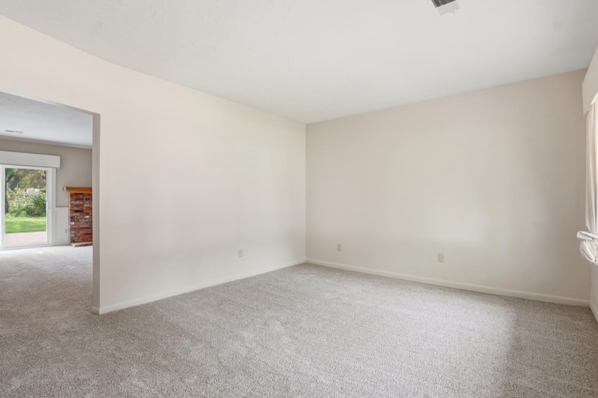 Listing photo 8 — Waterford Township, MI