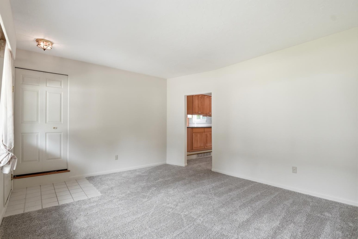 Listing photo 11 — Waterford Township, MI