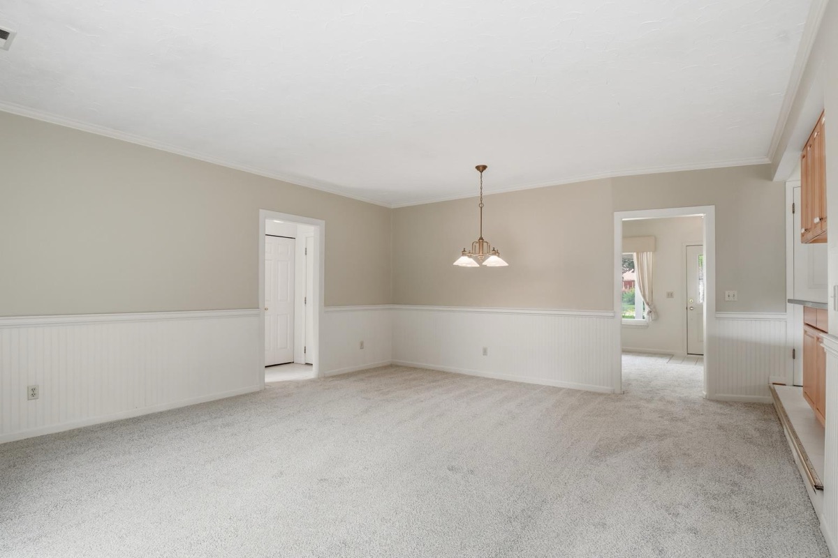 Listing photo 13 — Waterford Township, MI