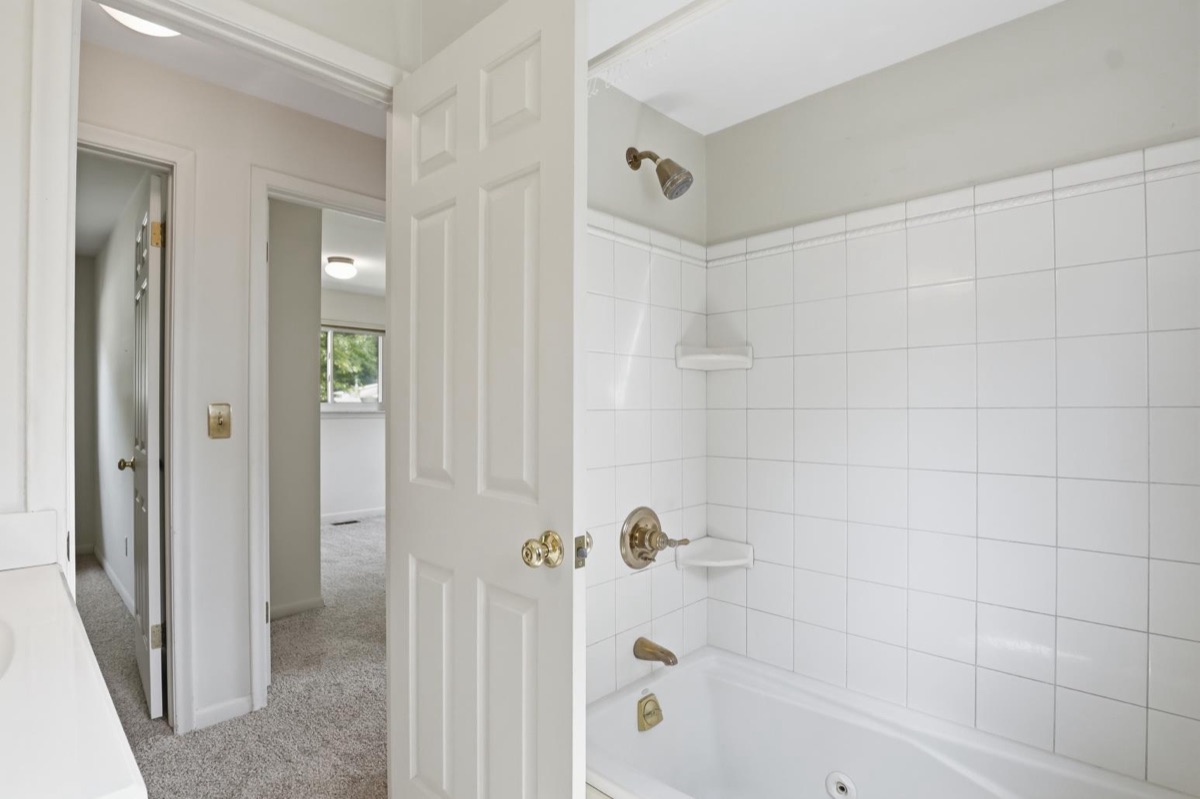 Listing photo 28 — Waterford Township, MI