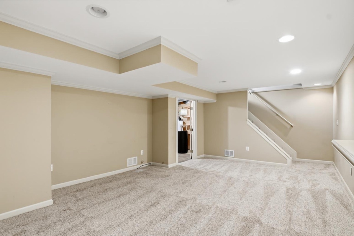 Listing photo 38 — Waterford Township, MI